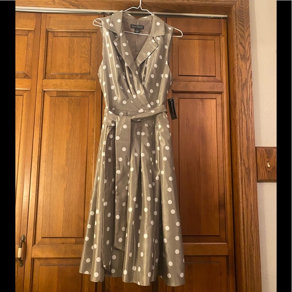 Jessica Howard Dresses & Skirts - New with tag Jessica Howard taupe & polka dot dress, womens size 12